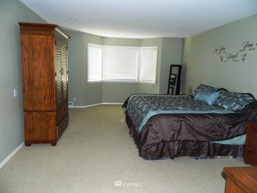 24201 16th Place Southeast Bothell, WA 98021 - Photo 5 of 6