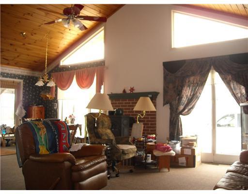 35 Waddell Road Porter, ME 04068 - Photo 3 of 17 Den/Family/Great Room.