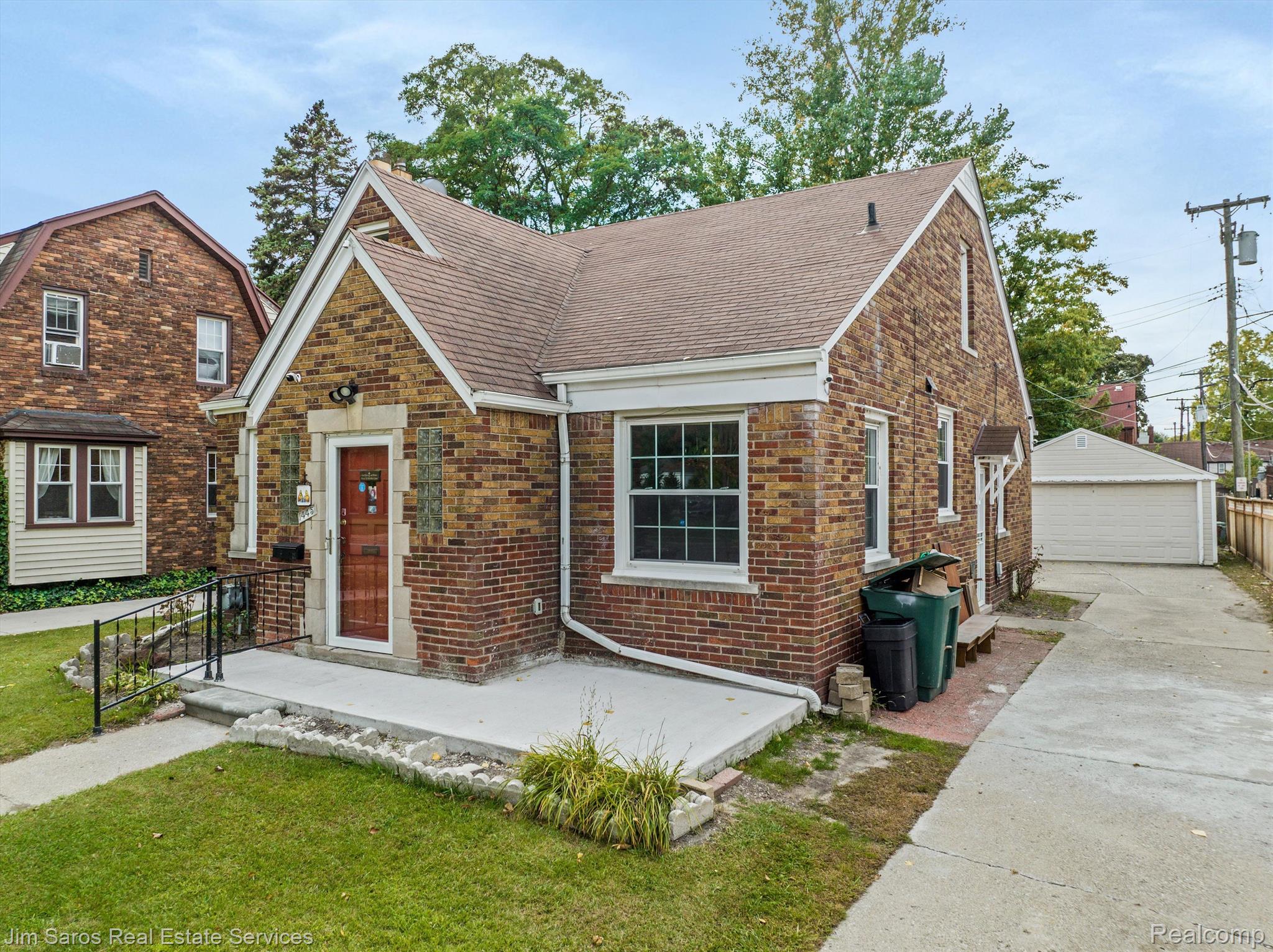 1445 Cadieux Road Grosse Pointe, MI 48230 - Photo 2 of 14 Gallery Image 2