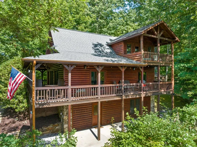 a view of backyard with green space