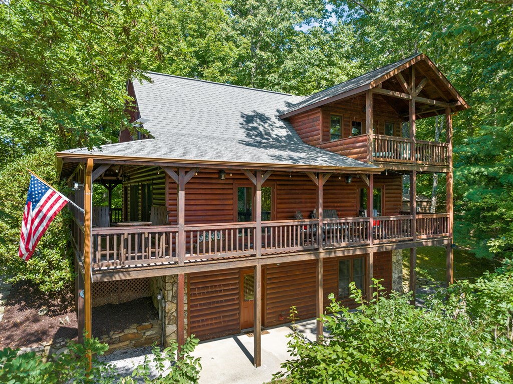 16 Enchanting Circle Morganton, GA 30560 - Photo 40 of 57 a front view of a house with balcony