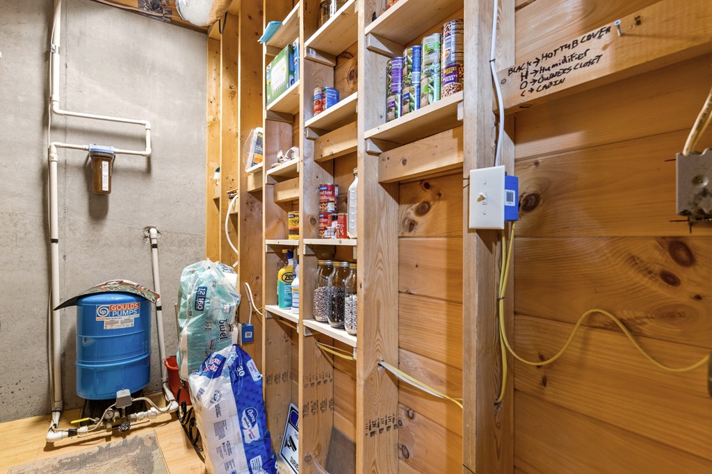 16 Enchanting Circle Morganton, GA 30560 - Photo 42 of 57 a view of walk in closet