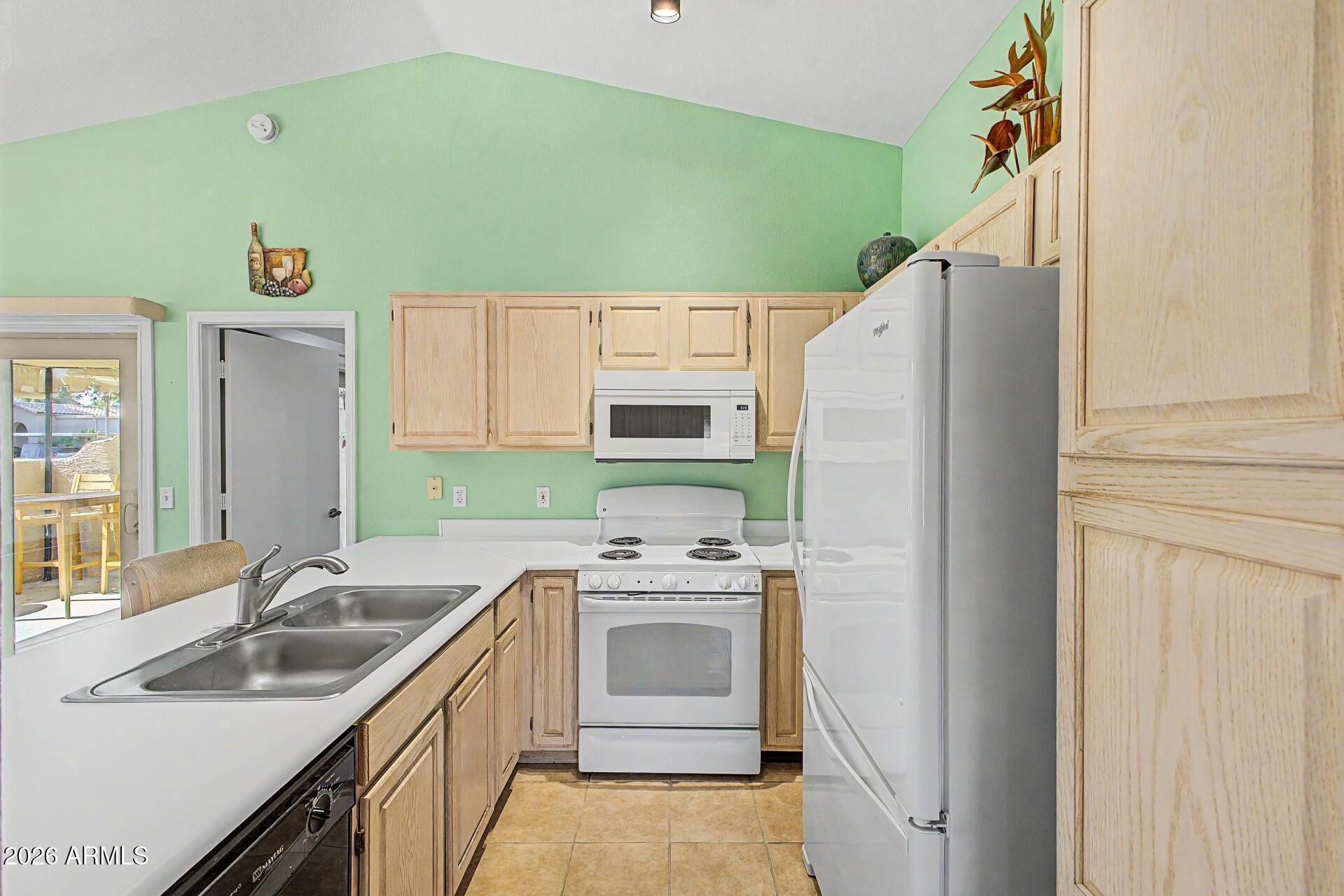 14300 West Bell Road, Unit 288 Surprise, AZ 85374 - Photo 7 of 18 11 - Bell