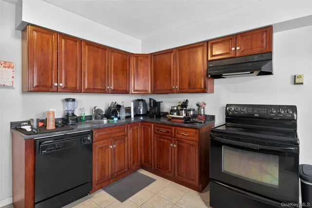 $165,000 | 10 Oakwood Terrace, Unit 67, New Windsor, NY 12553