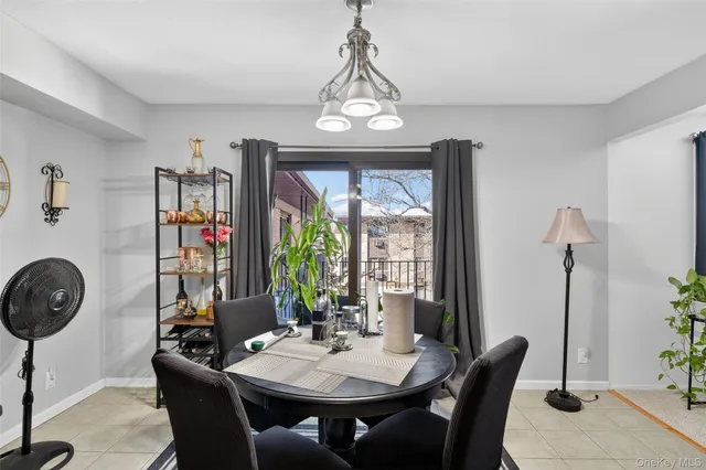 $165,000 | 10 Oakwood Terrace, Unit 67, New Windsor, NY 12553