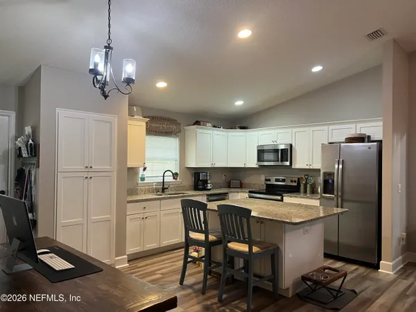 $2,100 | 27161 West 12th Avenue, Hilliard, FL 32046