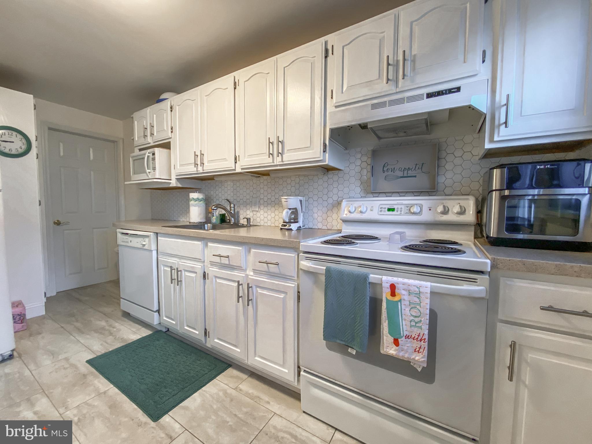4025 Redden Road Drexel Hill, PA 19026 - Photo 9 of 26