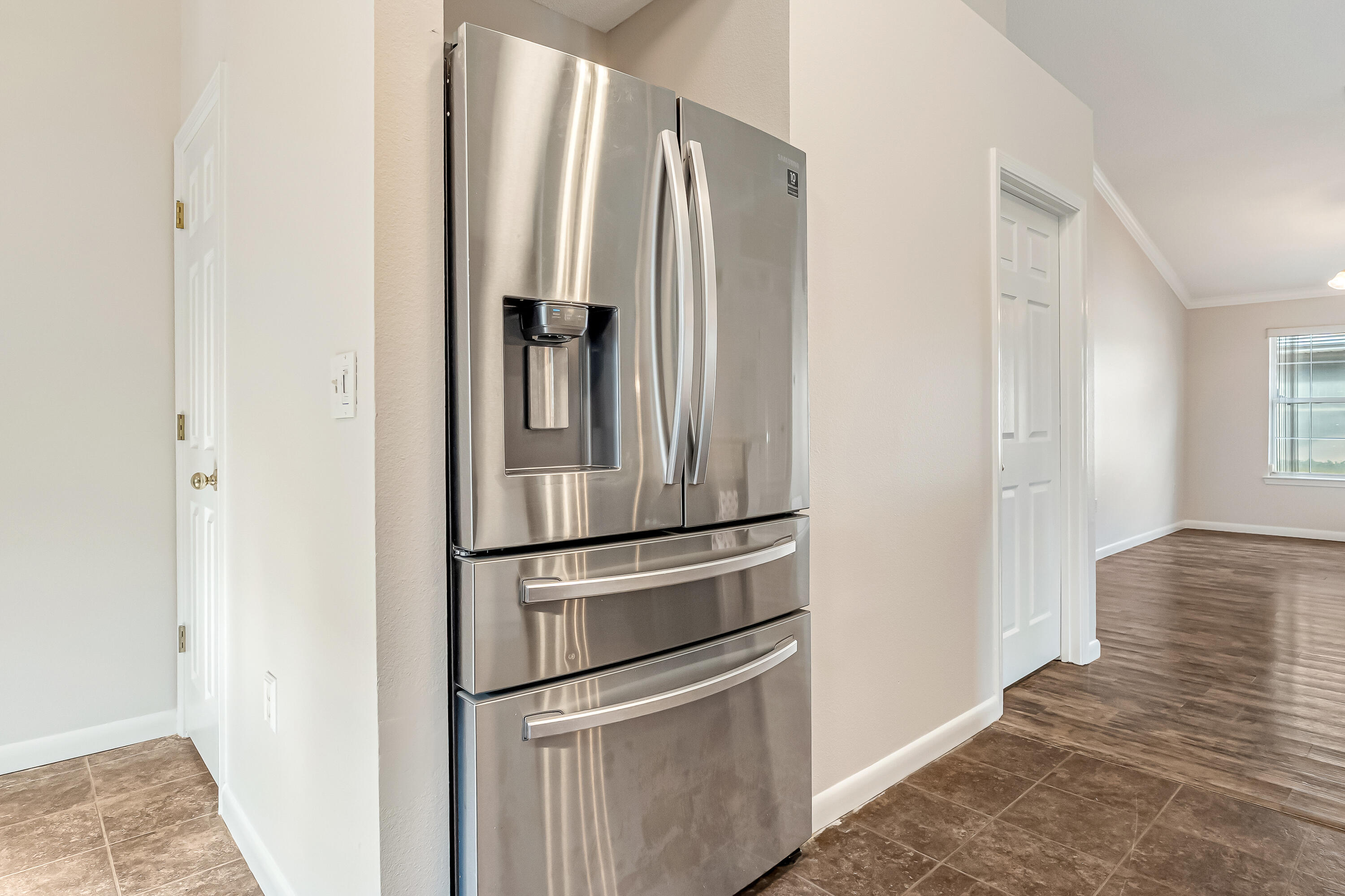 9773 Leeward Way Navarre, FL 32566 - Photo 20 of 43 Refrigerator