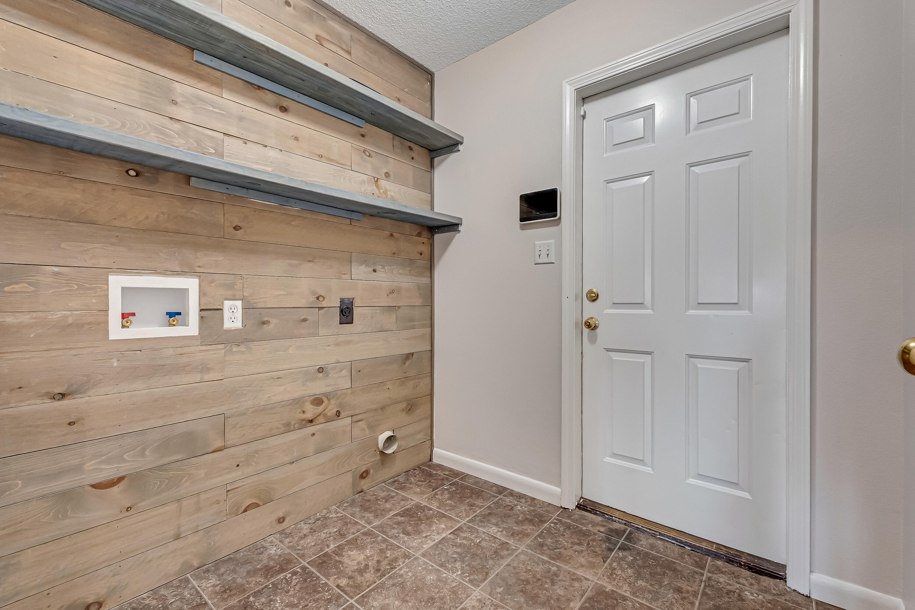 9773 Leeward Way Navarre, FL 32566 - Photo 36 of 43 Laundry Room