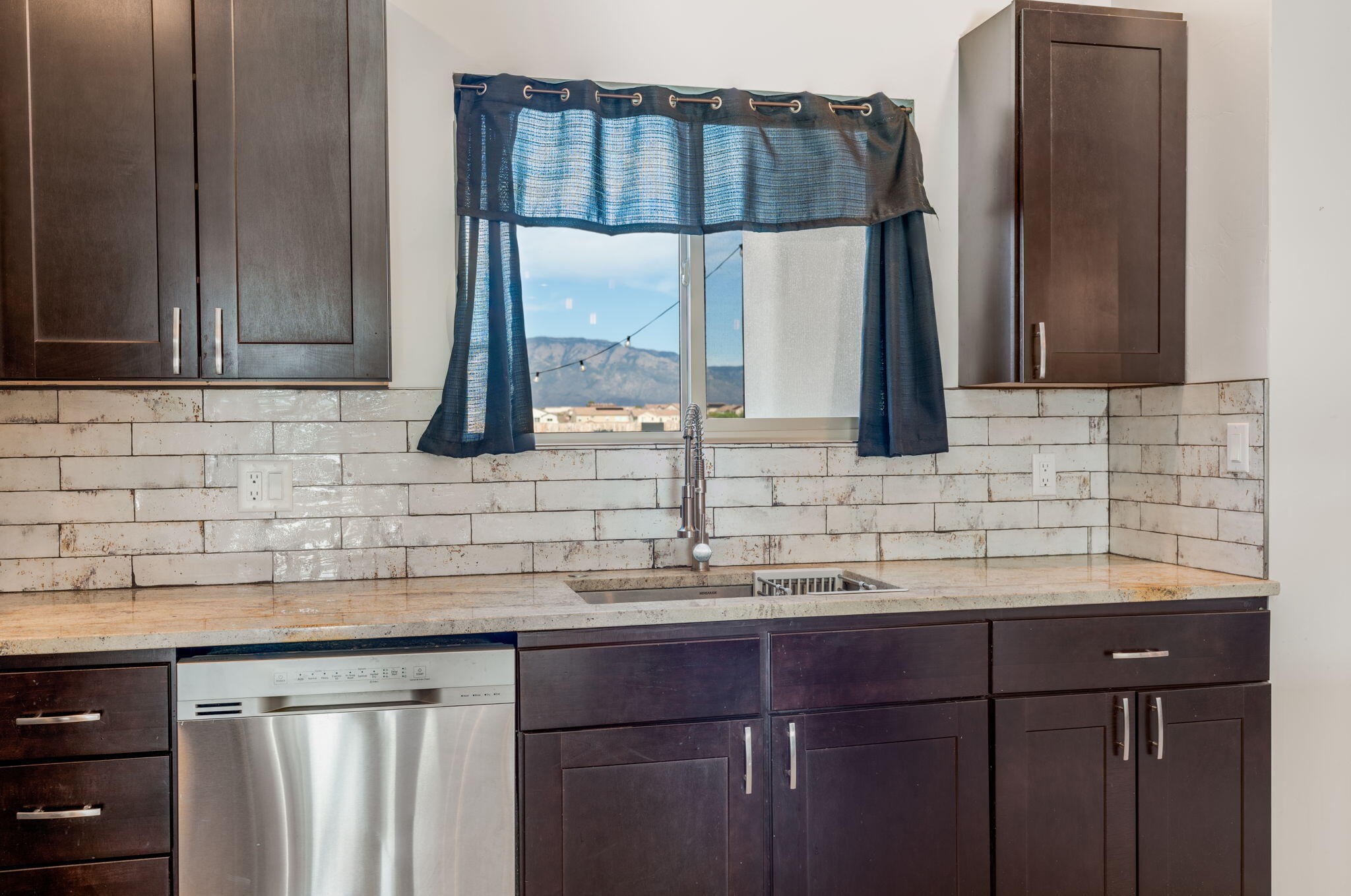 1012 25th Street Southeast Rio Rancho, NM 87124 - Photo 14 of 40 Gallery Image 14