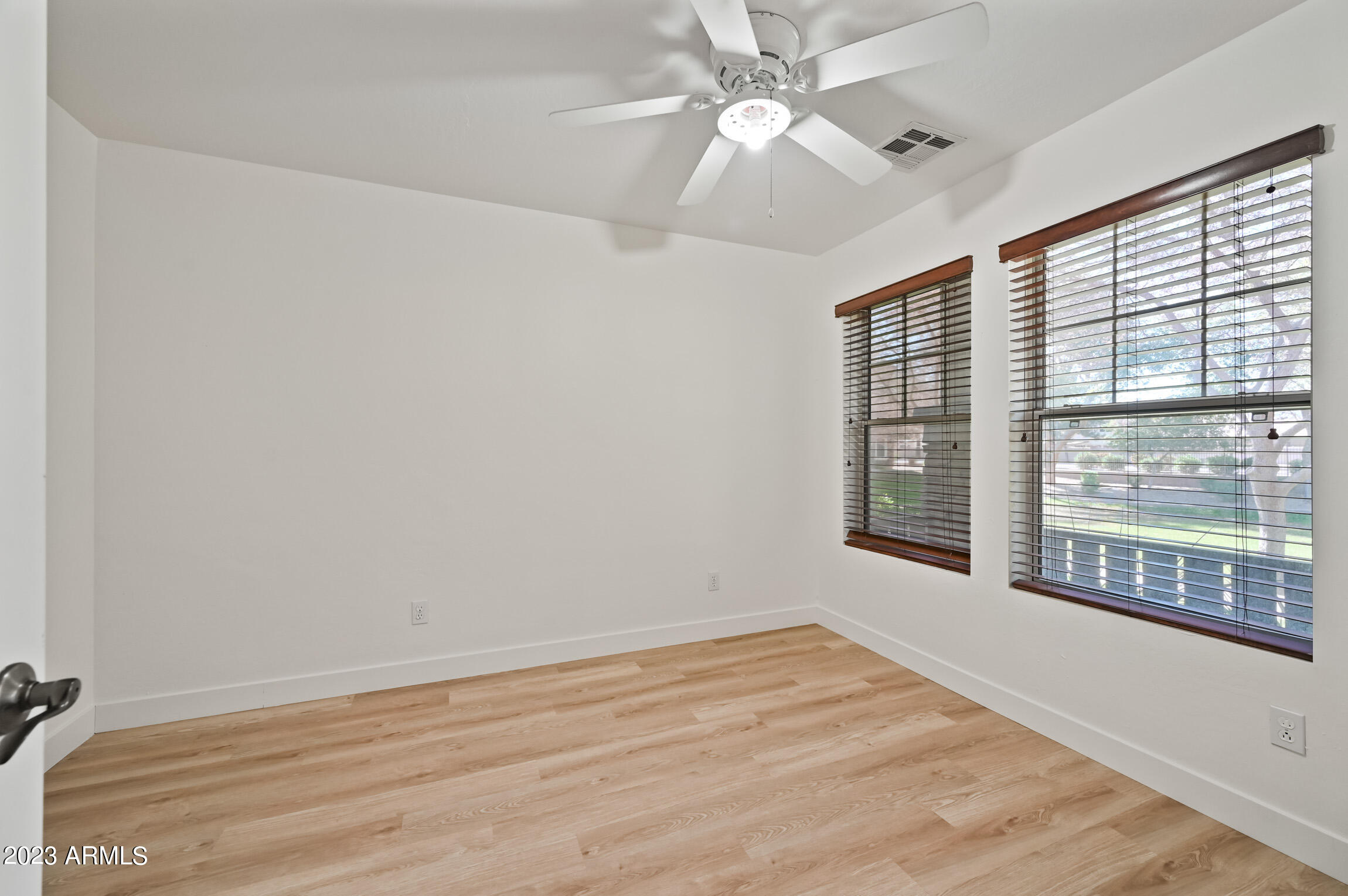 968 West Aspen Way Gilbert, AZ 85233 - Photo 3 of 26 ocupix-968WAW-3