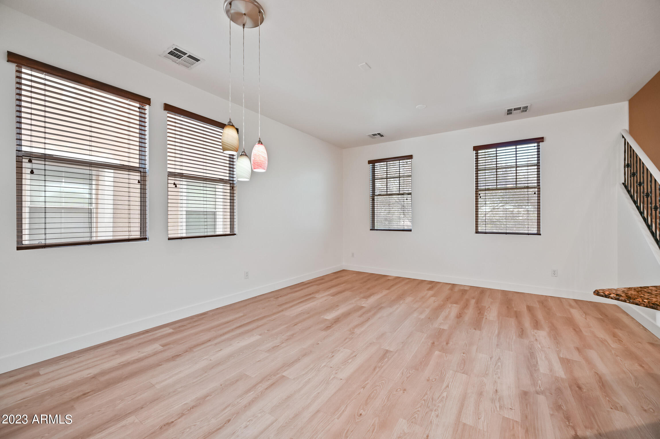 968 West Aspen Way Gilbert, AZ 85233 - Photo 9 of 26 ocupix-968WAW-9