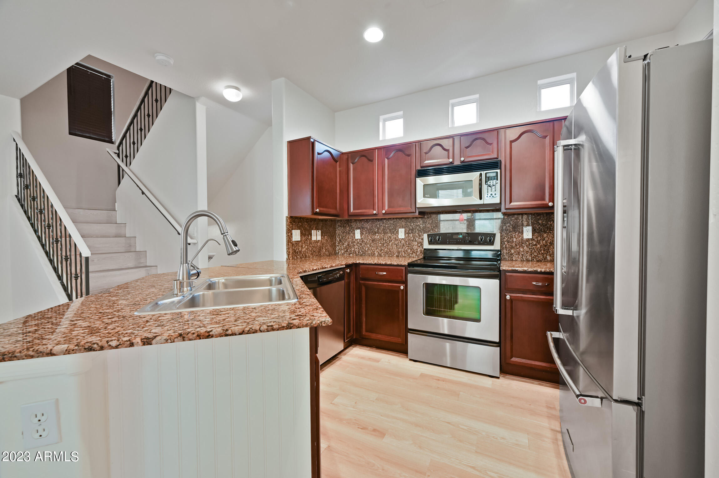 968 West Aspen Way Gilbert, AZ 85233 - Photo 10 of 26 ocupix-968WAW-10