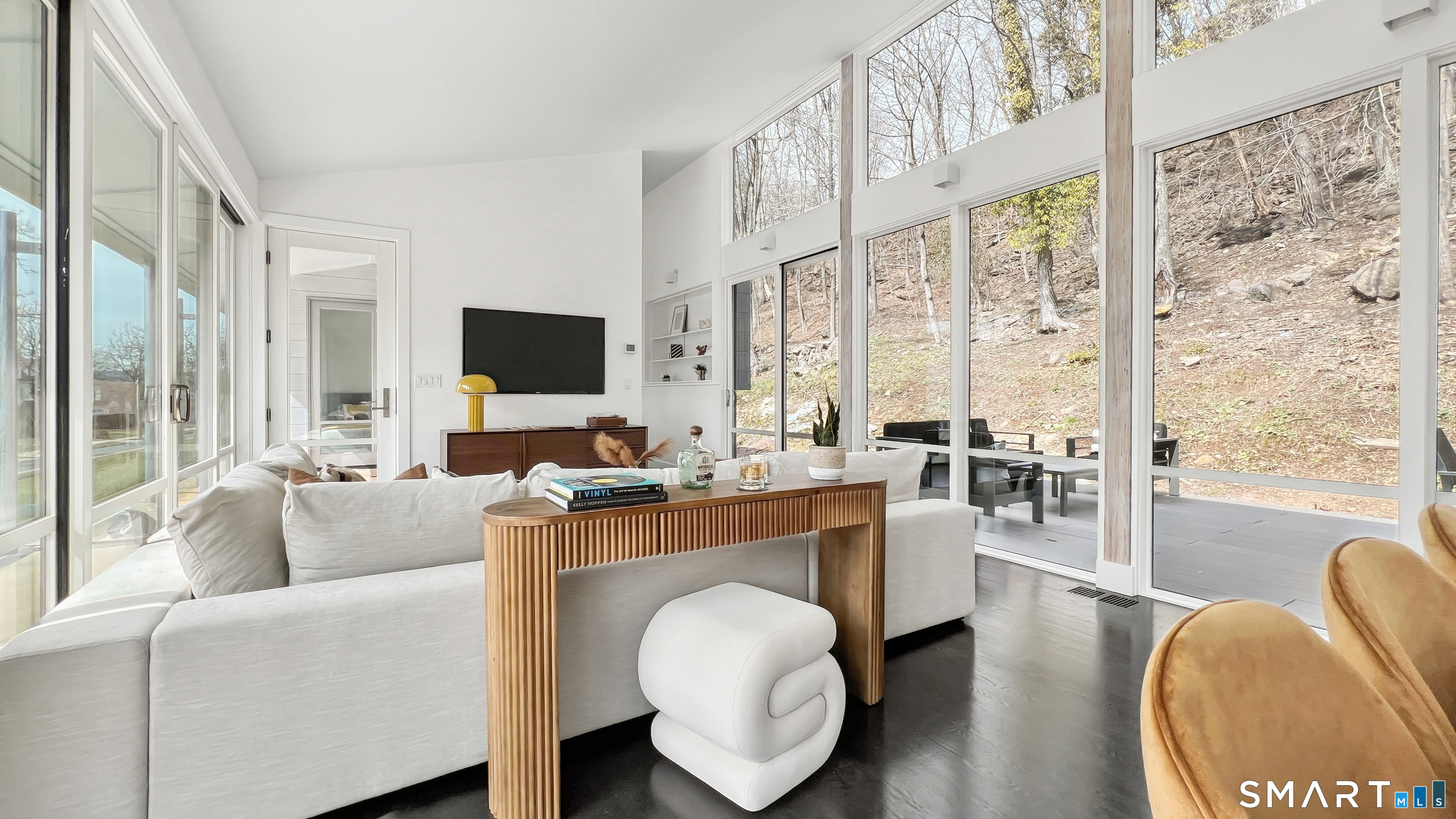 169 Mill Rock Road Hamden, CT 06517 - Photo 8 of 39