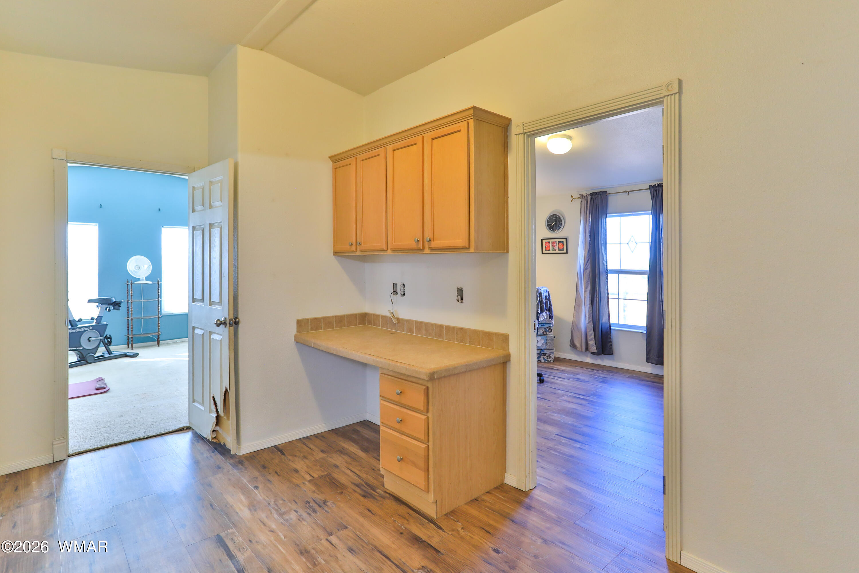 4402 McLaws Road Holbrook, AZ 86025 - Photo 29 of 46 Hallway (3)