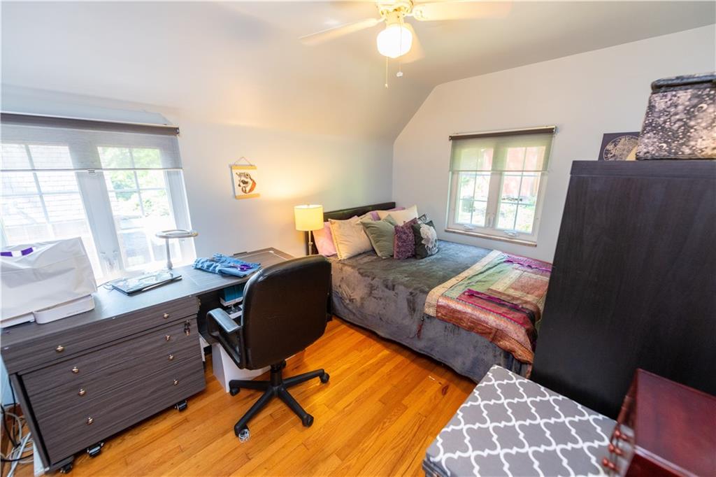 108 Cascade Road Pittsburgh, PA 15221 - Photo 28 of 42 a living room with furniture and a window