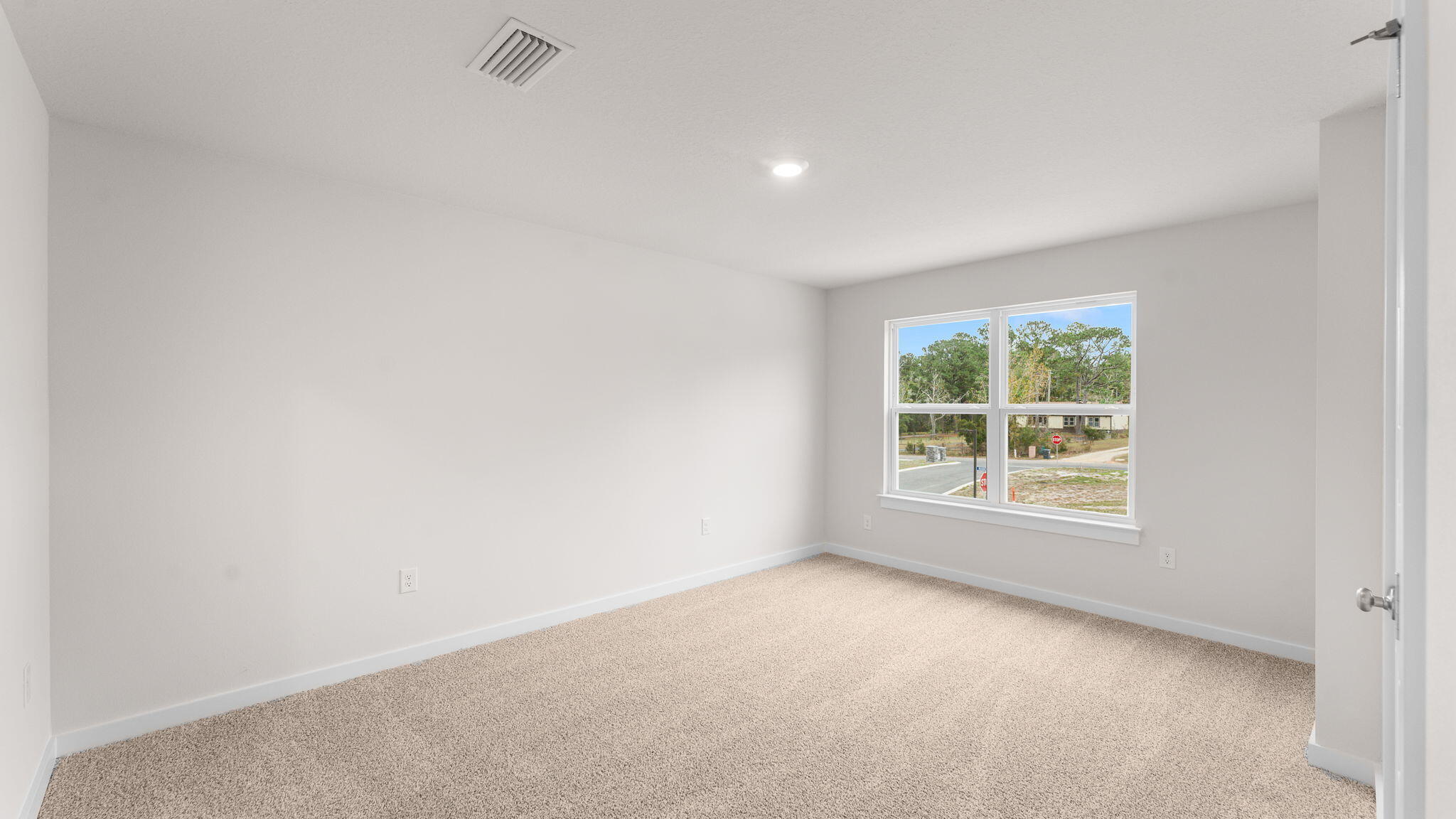 14 Rudder Lane Freeport, FL 32439 - Photo 19 of 32 an empty room with a window