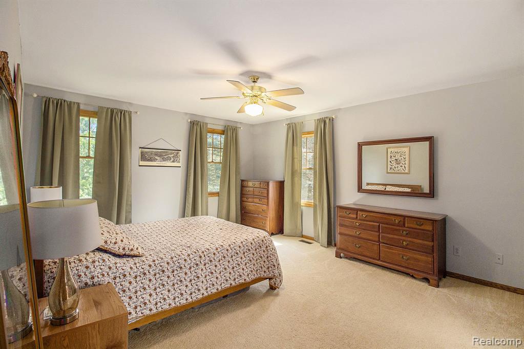 8472 Maltby Road Brighton, MI 48116 - Photo 12 of 36 Gallery Image 12