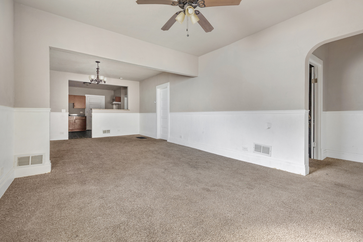 631 East 142nd Street Dolton, IL 60419 - Photo 20 of 29 a view of a livingroom with a fireplace