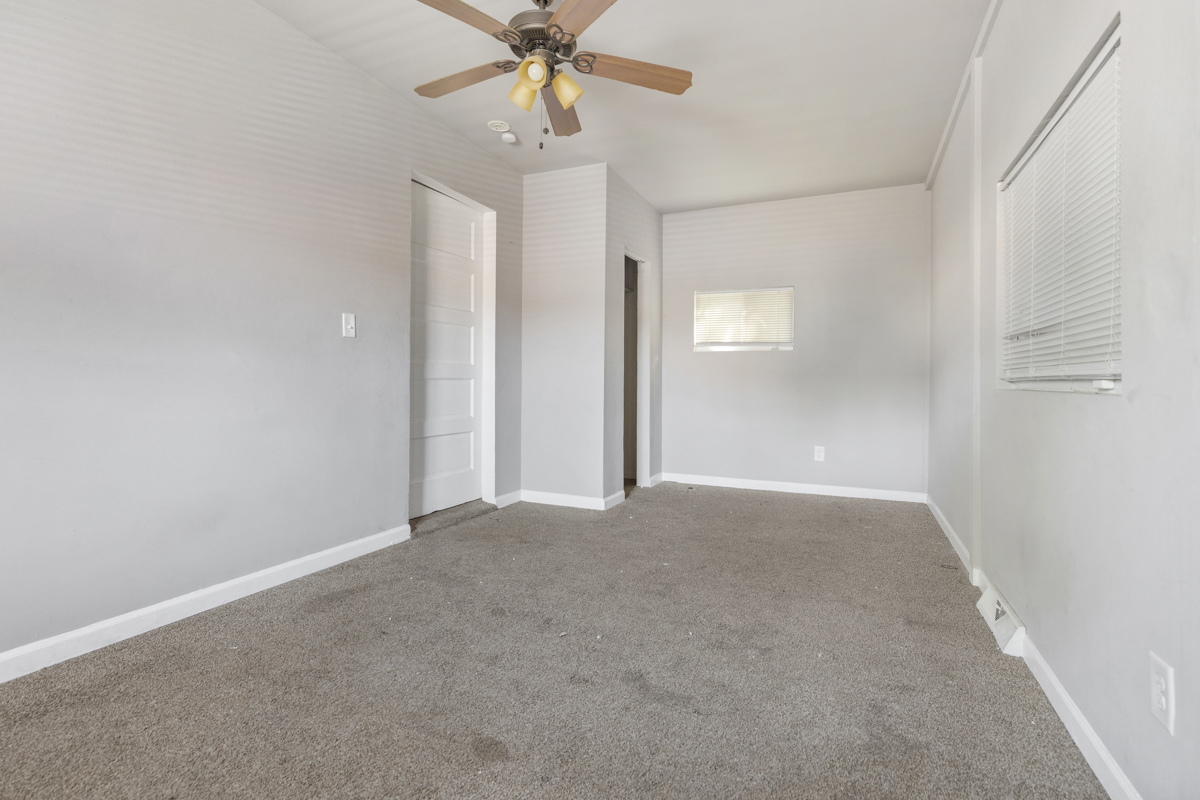 631 East 142nd Street Dolton, IL 60419 - Photo 25 of 29 a view of an empty room and chandelier fan