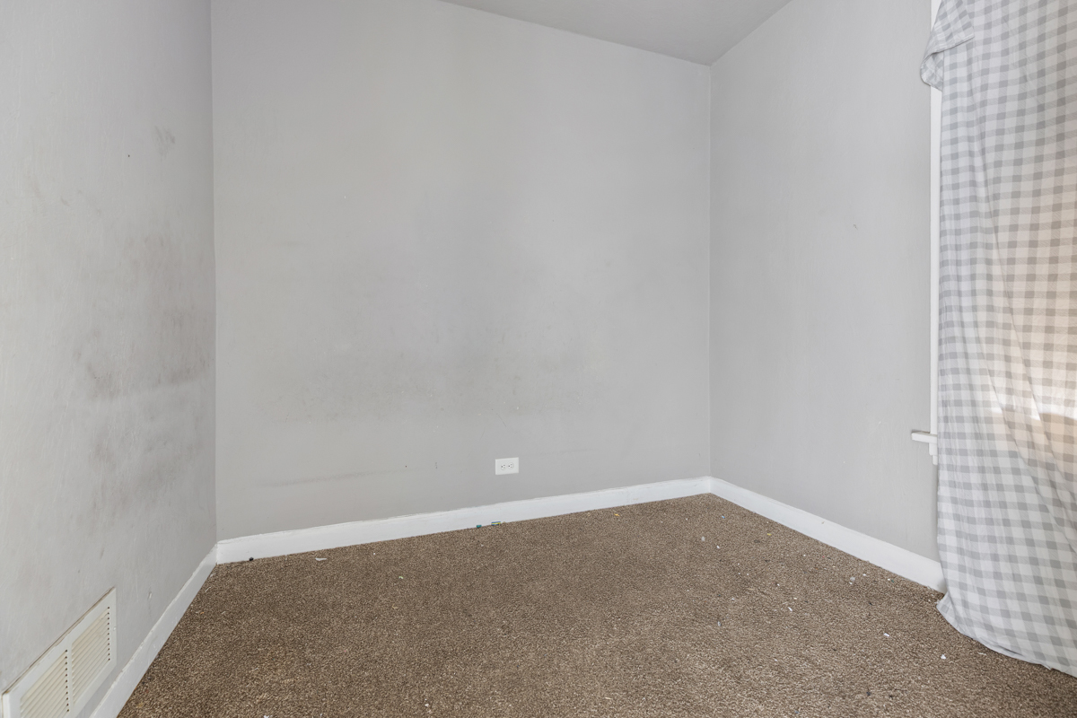 631 East 142nd Street Dolton, IL 60419 - Photo 26 of 29 a view of an empty room