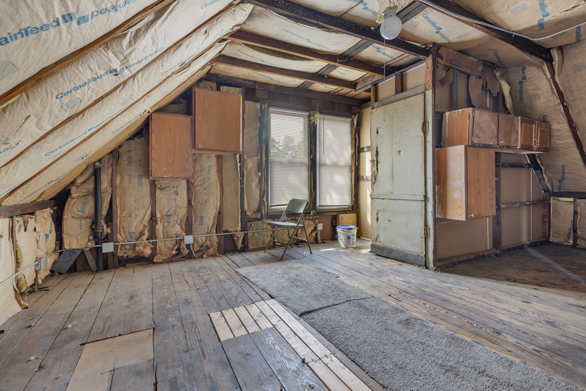 631 East 142nd Street Dolton, IL 60419 - Photo 28 of 29 a view of a house with wooden floor