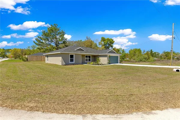 $269,900 | 22 Malauka Run Lane, Ocklawaha, FL 32179