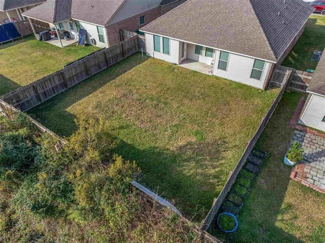 $219,000 | 303 Oak Hampton Drive, Sulphur, LA 70665