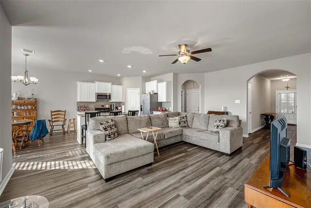 $219,000 | 303 Oak Hampton Drive, Sulphur, LA 70665