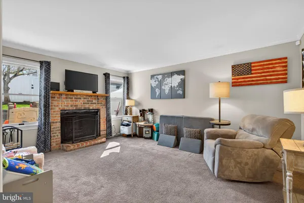 $450,000 | 329 Canterbury Court, Newtown, PA 18940