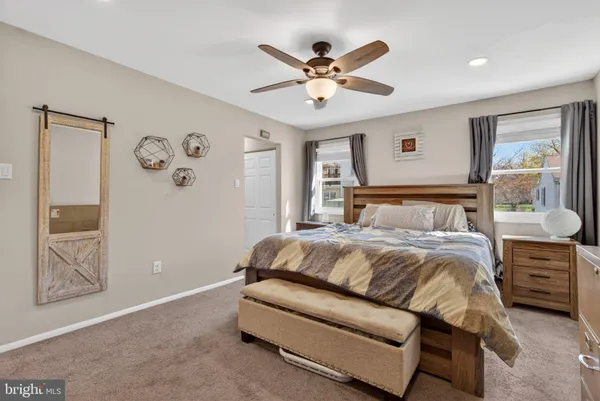 $450,000 | 329 Canterbury Court, Newtown, PA 18940