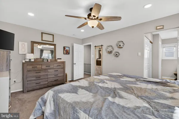$450,000 | 329 Canterbury Court, Newtown, PA 18940