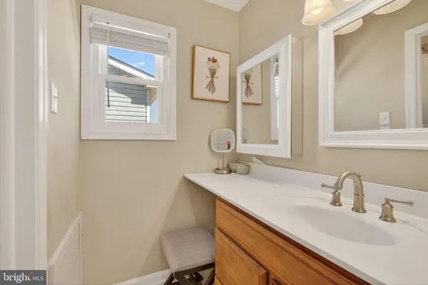 $450,000 | 329 Canterbury Court, Newtown, PA 18940