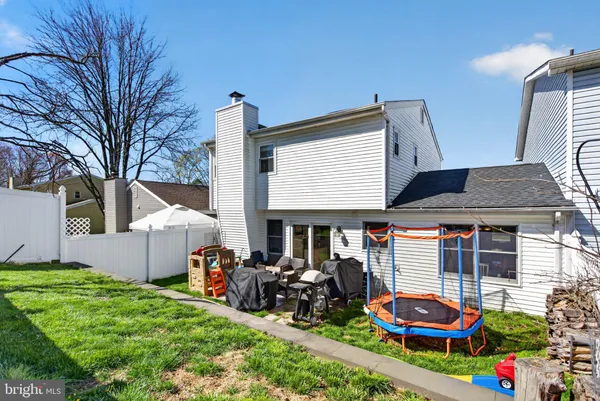$450,000 | 329 Canterbury Court, Newtown, PA 18940