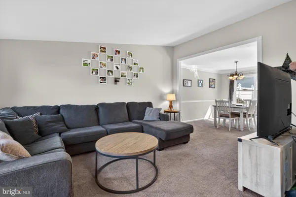 $450,000 | 329 Canterbury Court, Newtown, PA 18940