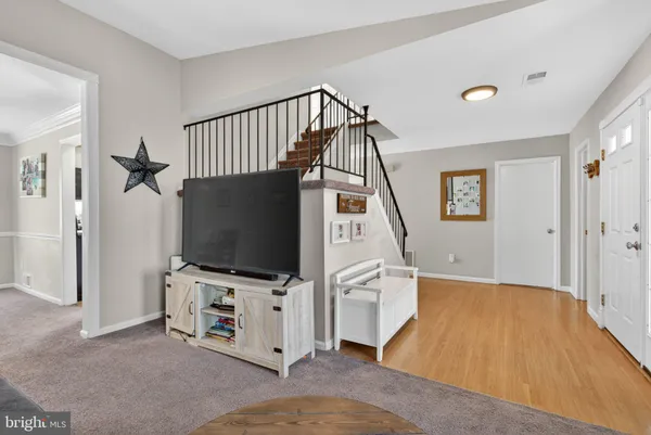 $450,000 | 329 Canterbury Court, Newtown, PA 18940
