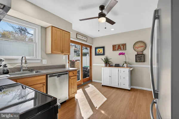 $450,000 | 329 Canterbury Court, Newtown, PA 18940