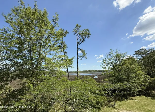 $450,000 | 414 Elegans Court, Ocean Springs, MS 39564