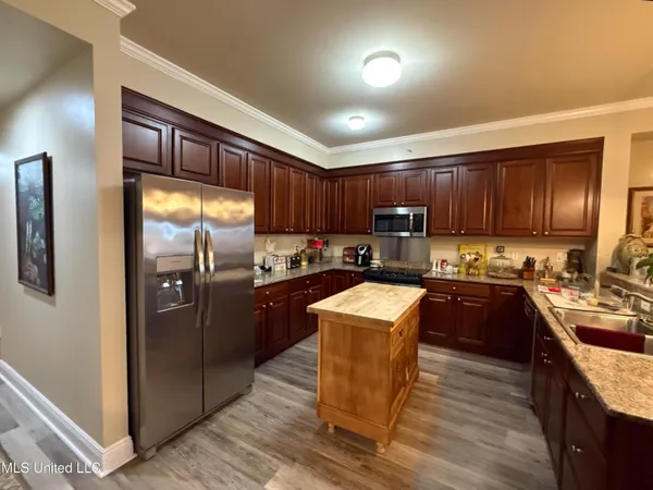 $450,000 | 414 Elegans Court, Ocean Springs, MS 39564