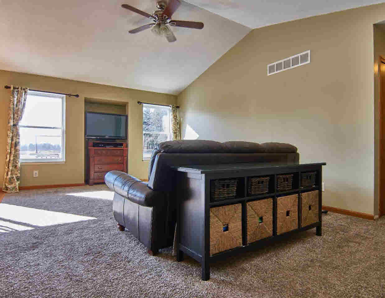 4053 North Irish Road Davison, MI 48423 - Photo 6 of 52 21272225-5.JPG