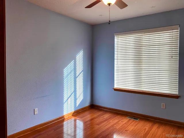 a close view of sink and tap