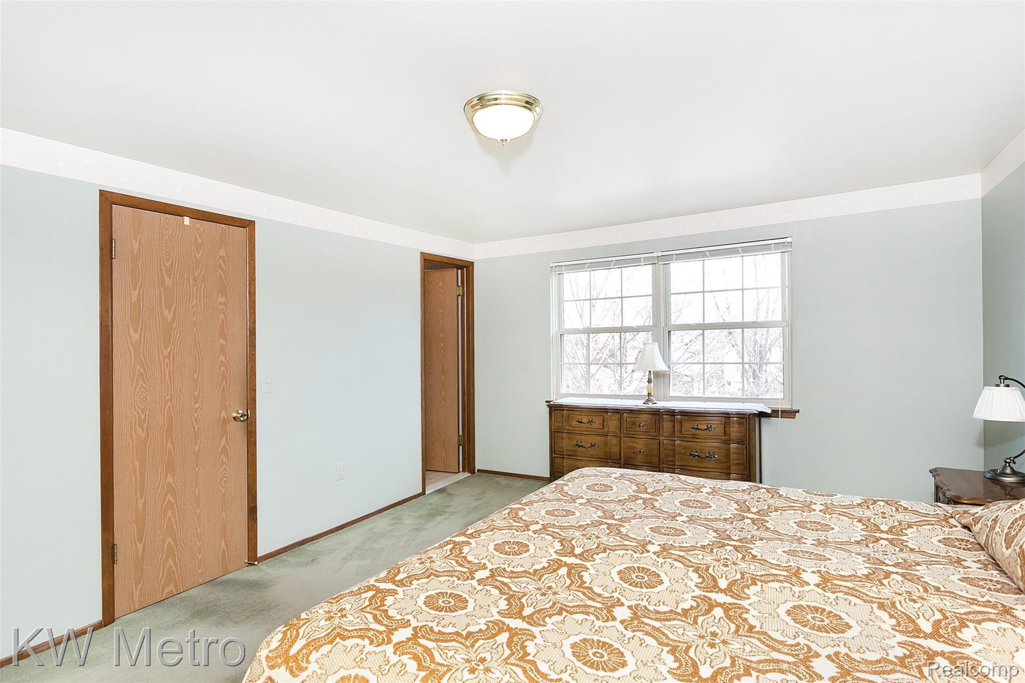 828 Ten Point Drive Rochester, MI 48309 - Photo 17 of 56 Ten Point-17.jpg