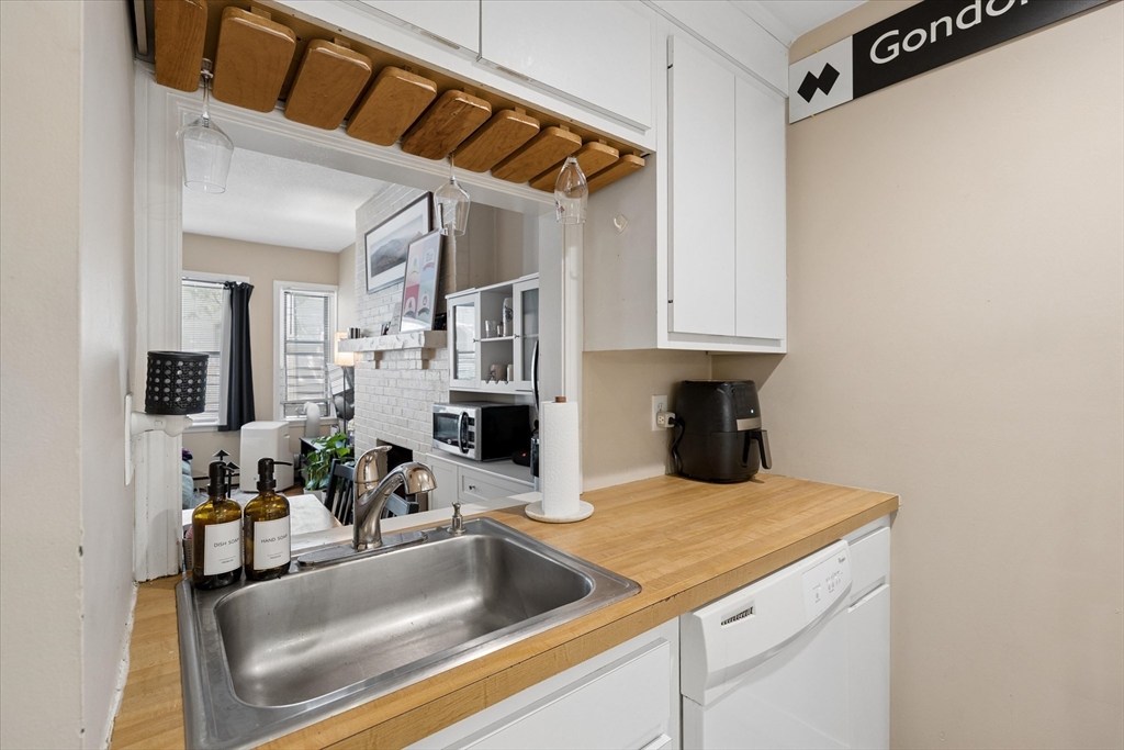 28 Edgerly Road, Unit 2 Boston, MA 02115 - Photo 10 of 21