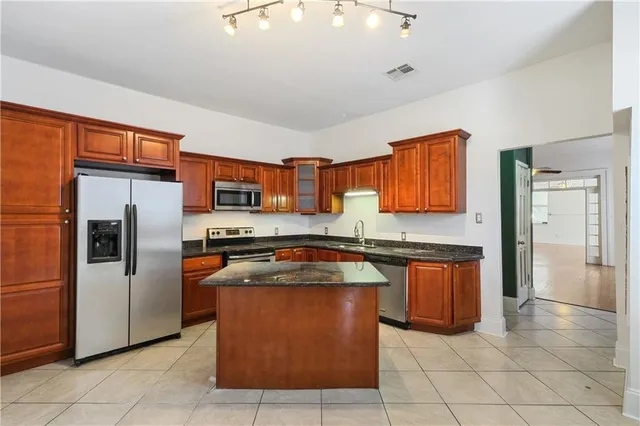 $2,600 | 1136 Touro Street, New Orleans, LA 70116