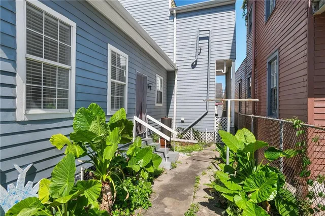 $2,600 | 1136 Touro Street, New Orleans, LA 70116