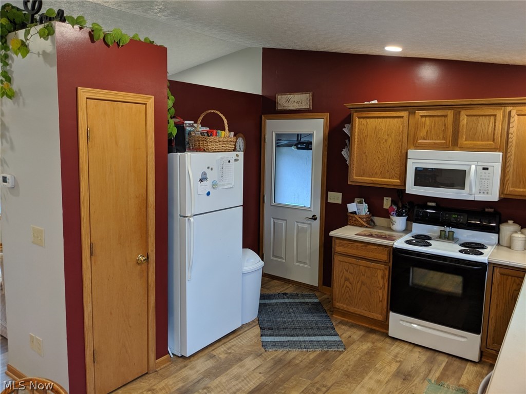 4602 Oak Ridge Road Northwest Sugarcreek, OH 44681 - Photo 9 of 30 Gallery Image 9