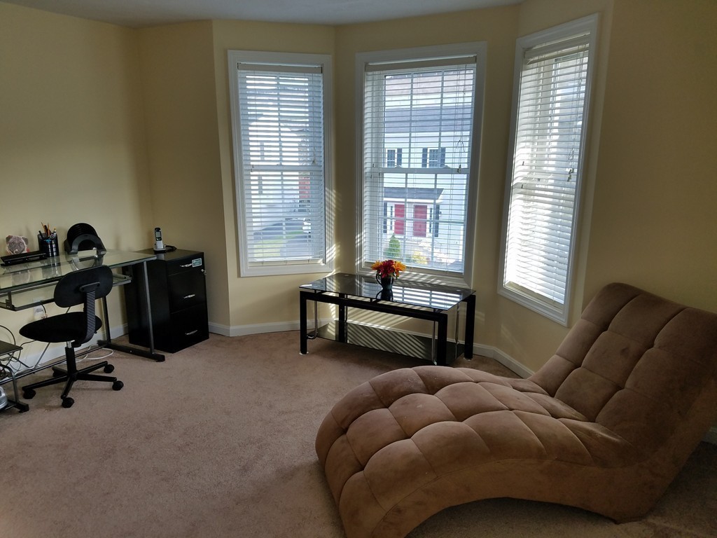 23 Honeysuckle Road Worcester, MA 01607 - Photo 8 of 25 Gallery Image 8