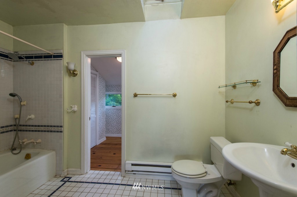 7314 Southwest Maury Park Road Vashon, WA 98070 - Photo 15 of 23 Gallery Image 15
