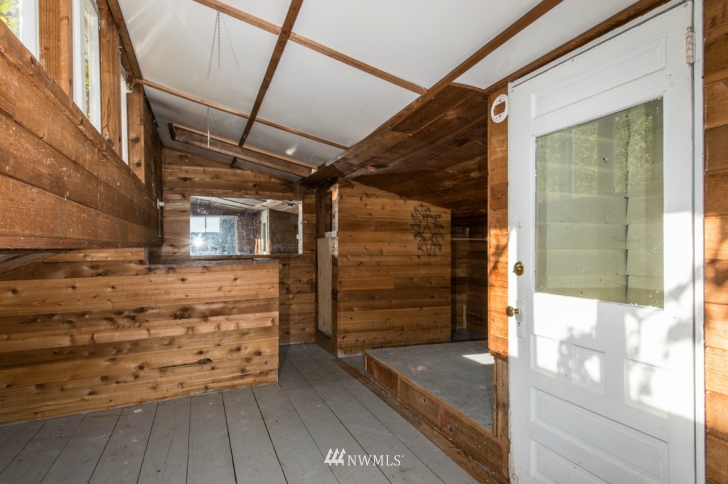 7314 Southwest Maury Park Road Vashon, WA 98070 - Photo 19 of 23 Gallery Image 19