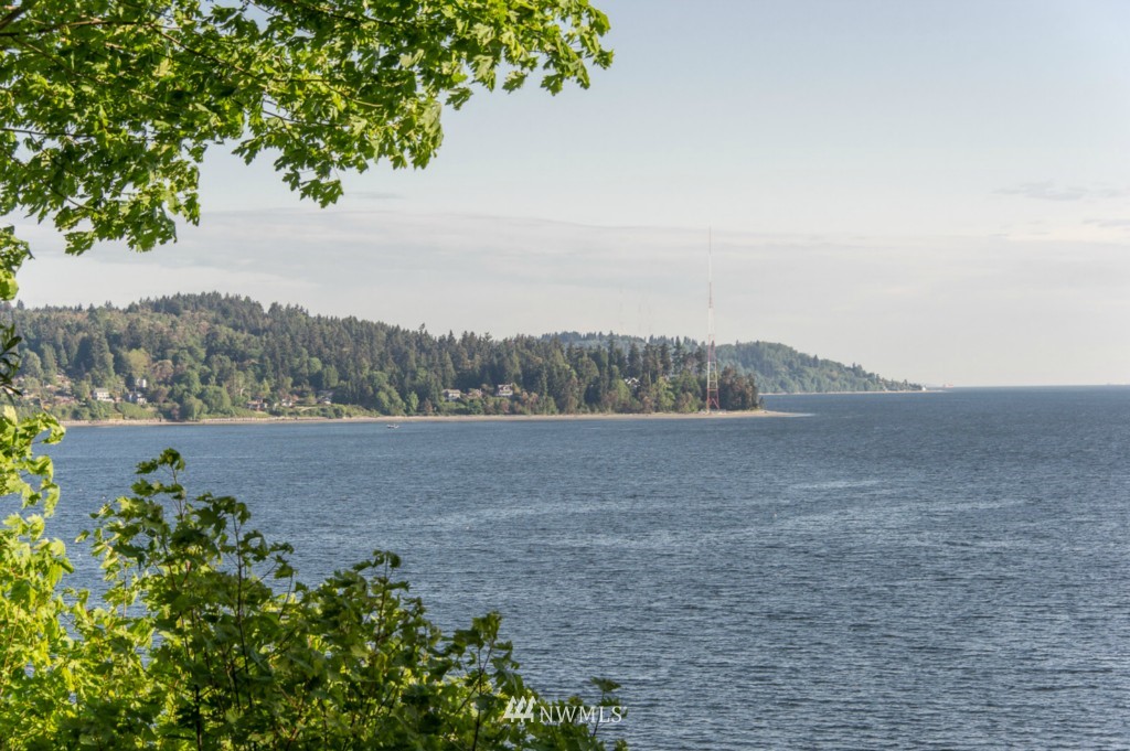 7314 Southwest Maury Park Road Vashon, WA 98070 - Photo 4 of 23 Gallery Image 4